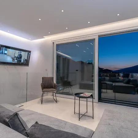 Holiday home Mit Privatpool Fuer 8 Personen Ca, 150 M Sup2 In Trogir, Adriakueste Kroatien Und Umgebung Trogir