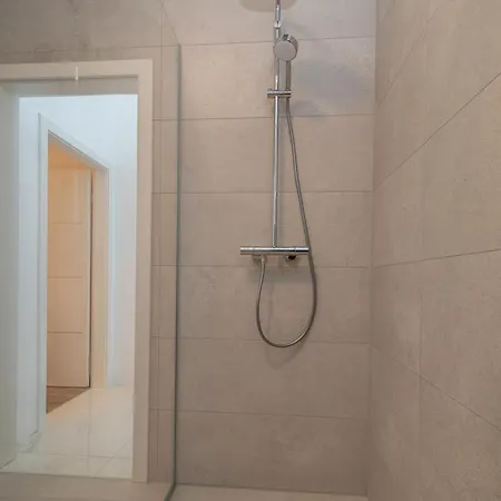 Holiday home Mit Privatpool Fuer 8 Personen Ca, 150 M Sup2 In Trogir, Adriakueste Kroatien Und Umgebung