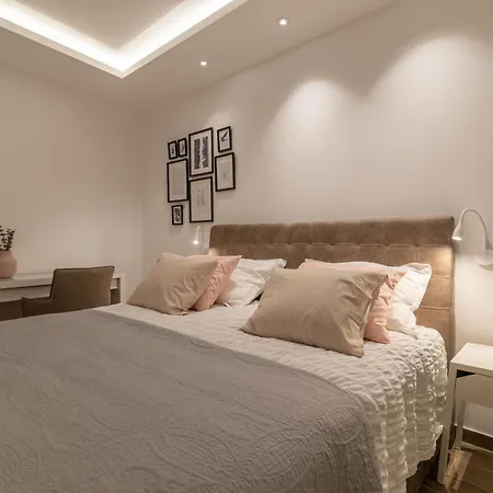 Holiday home Mit Privatpool Fuer 8 Personen Ca, 150 M Sup2 In Trogir, Adriakueste Kroatien Und Umgebung Trogir