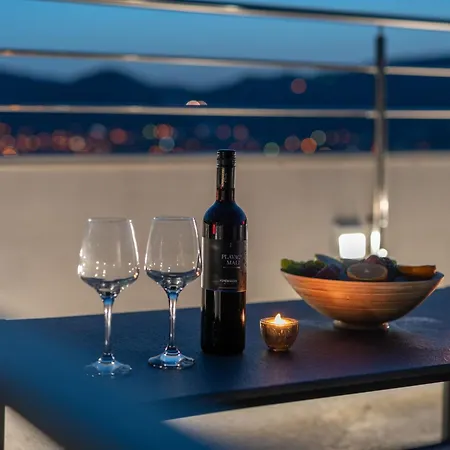 Mit Privatpool Fuer 8 Personen Ca, 150 M Sup2 In Trogir, Adriakueste Kroatien Und Umgebung Trogir